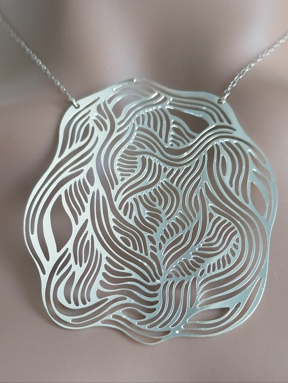 Intricate Silver Filigree Cutout Pendant Necklace - Women Jewelry - Picture 5 of 14